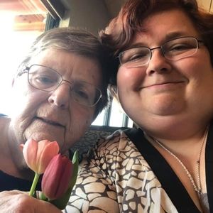 Meet your Posher, Kayla